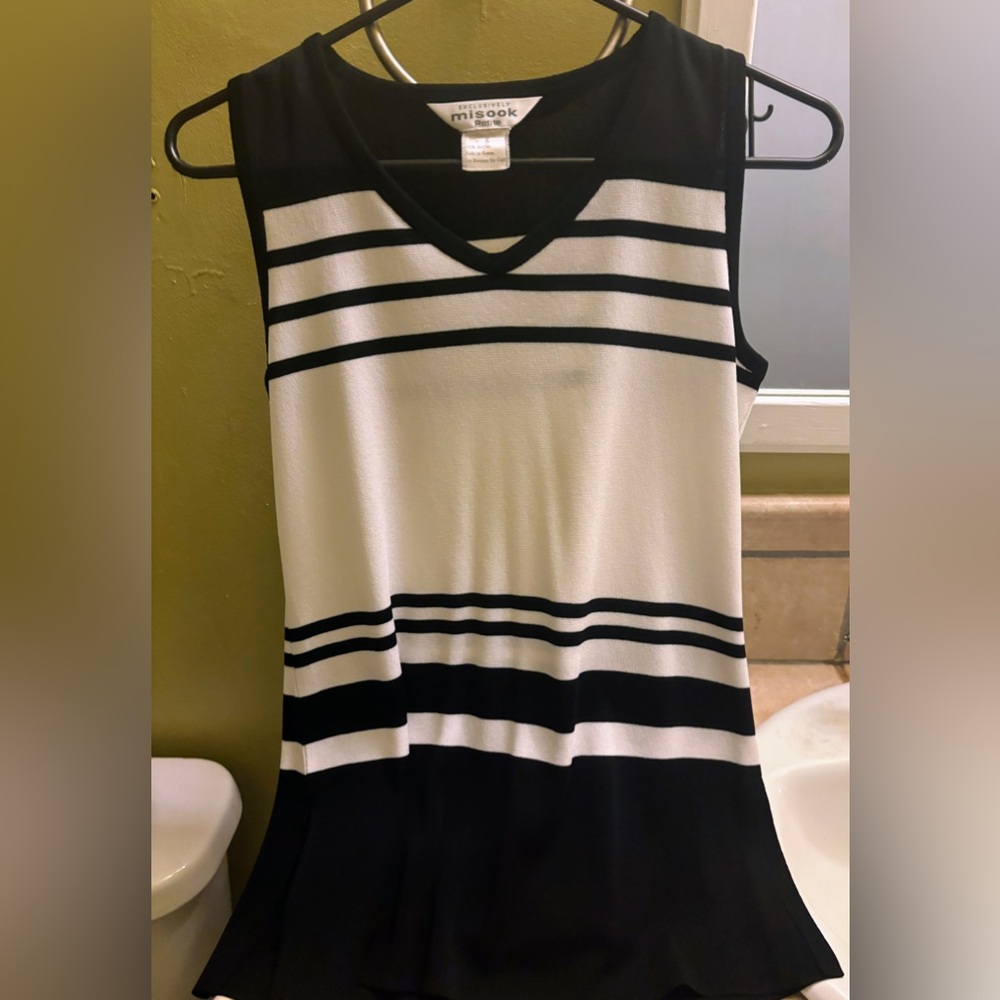 PS Misook Black & White Knit Top